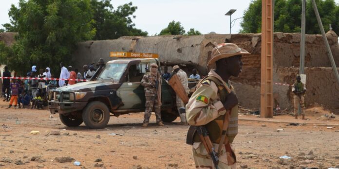 en mali, el-campamento-militar-de-gao-es-el-objetivo-de-un-ataque-suicida